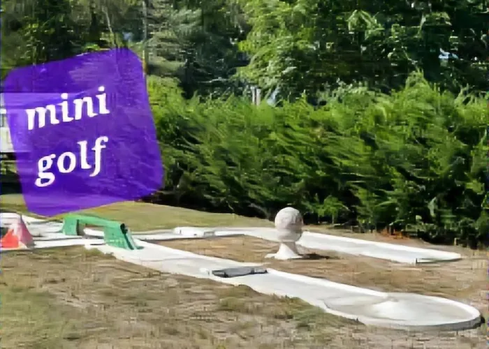 Camping Domaine De *